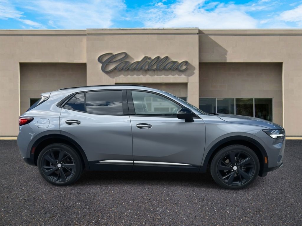 2021 Buick Envision Essence photo 2