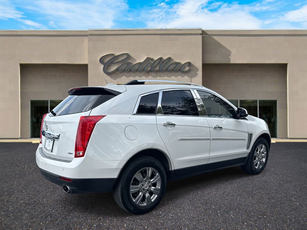 2016 Cadillac SRX Luxury photo 2