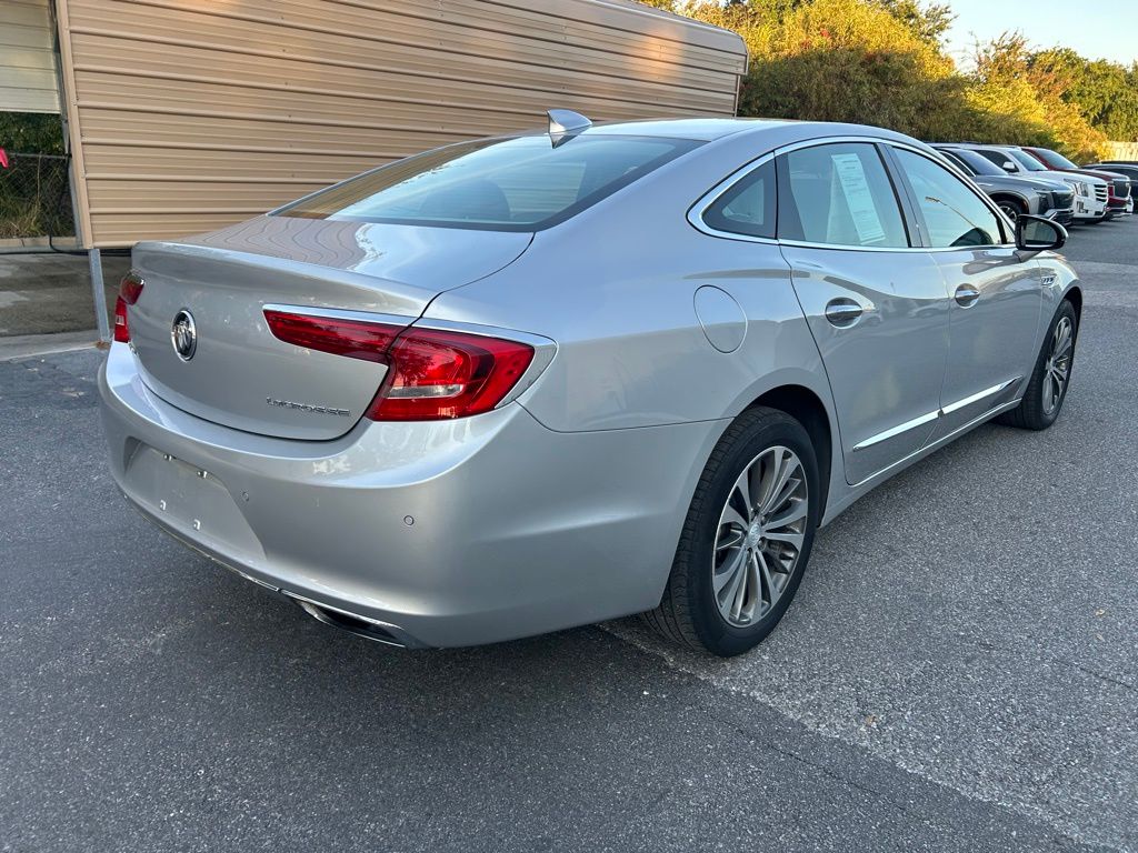 2018 Buick LaCrosse Essence photo 3