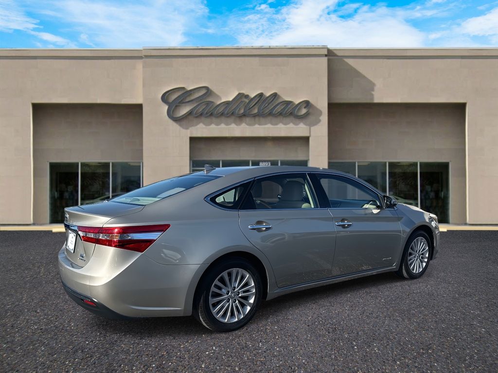 2015 Toyota Avalon Hybrid XLE Touring photo 3