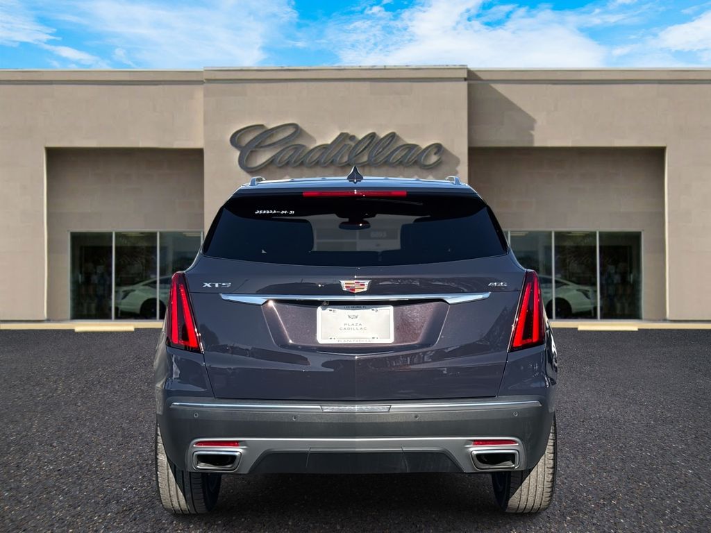 2024 Cadillac XT5 Premium Luxury photo 3