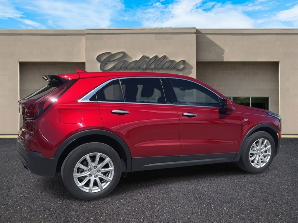 2023 Cadillac XT4 Luxury photo 3