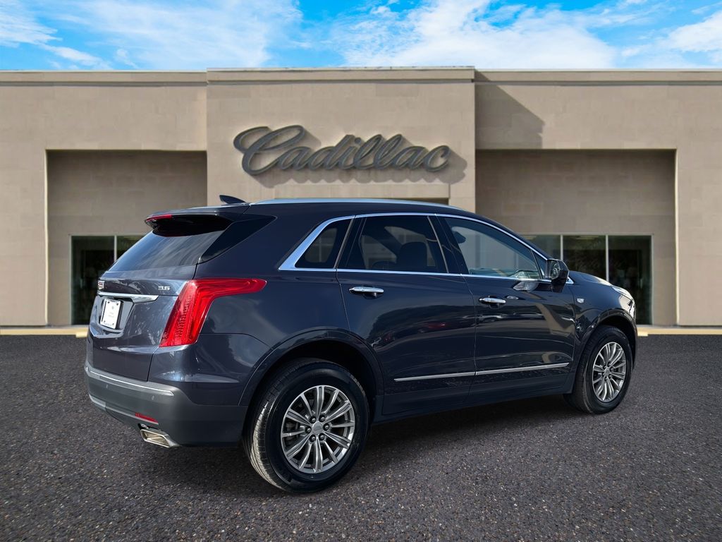 2019 Cadillac XT5 Luxury photo 2