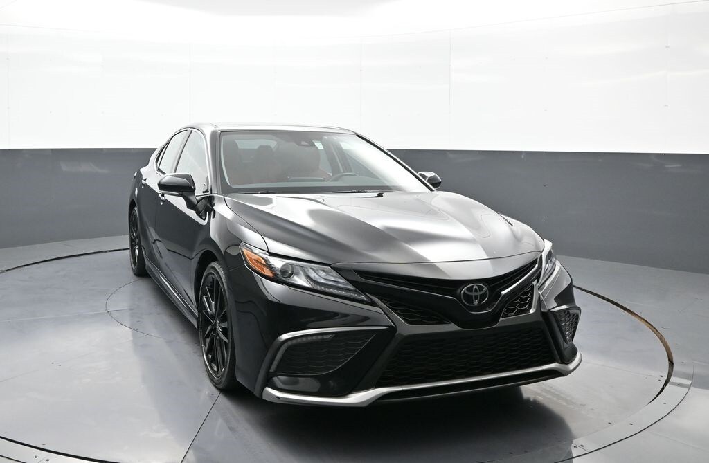 2022 Toyota Camry XSE photo 3
