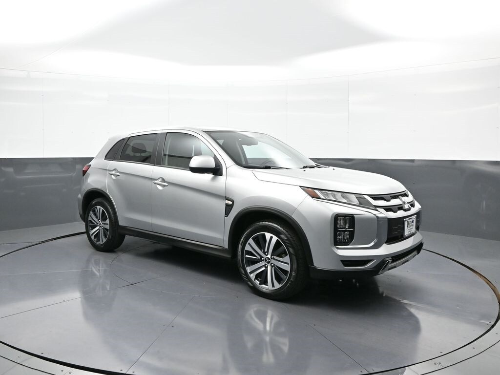 2022 Mitsubishi Outlander Sport LE photo 3