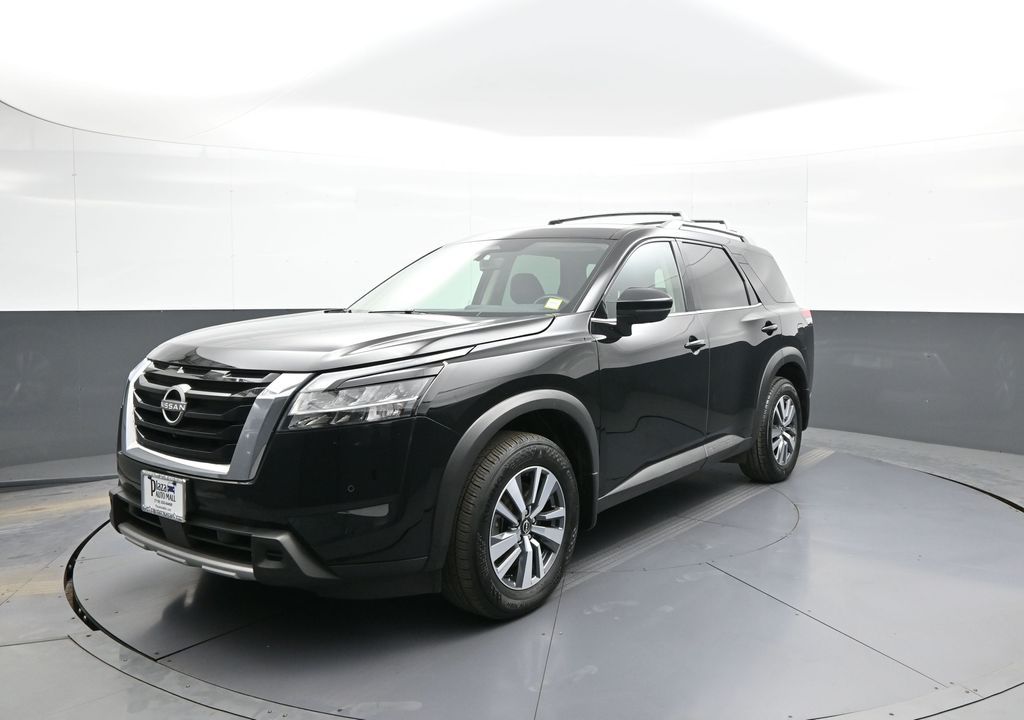 2024 Nissan Pathfinder SL 4WD's photo