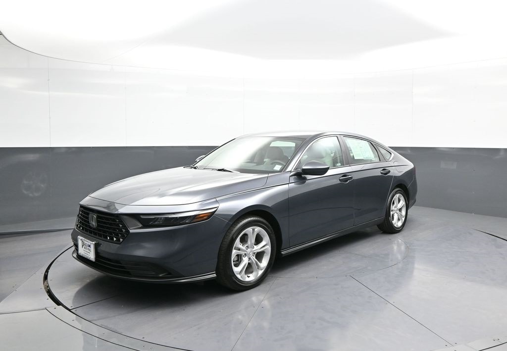 2023 Honda Accord LX's photo