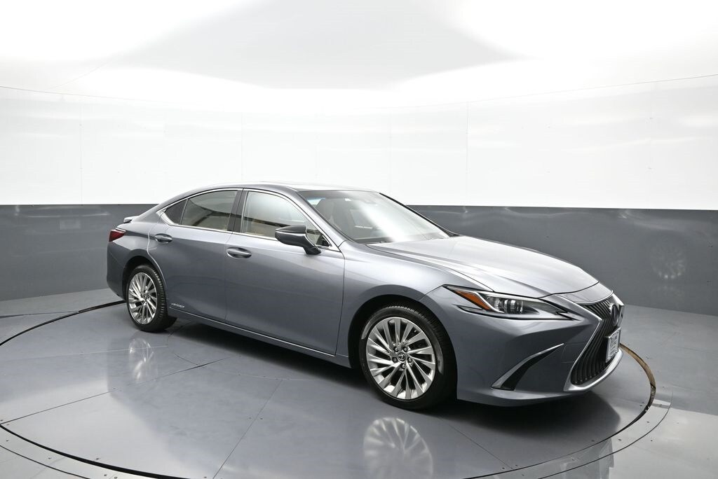 2019 Lexus ES 300h Luxury photo 4