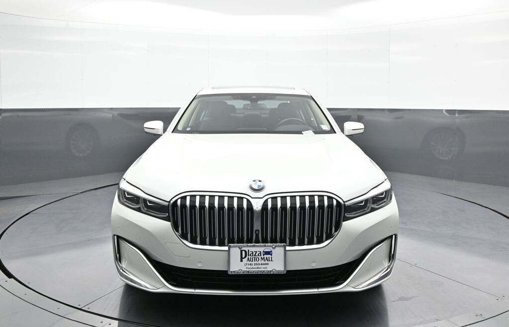 2021 Bmw 740i photo 2