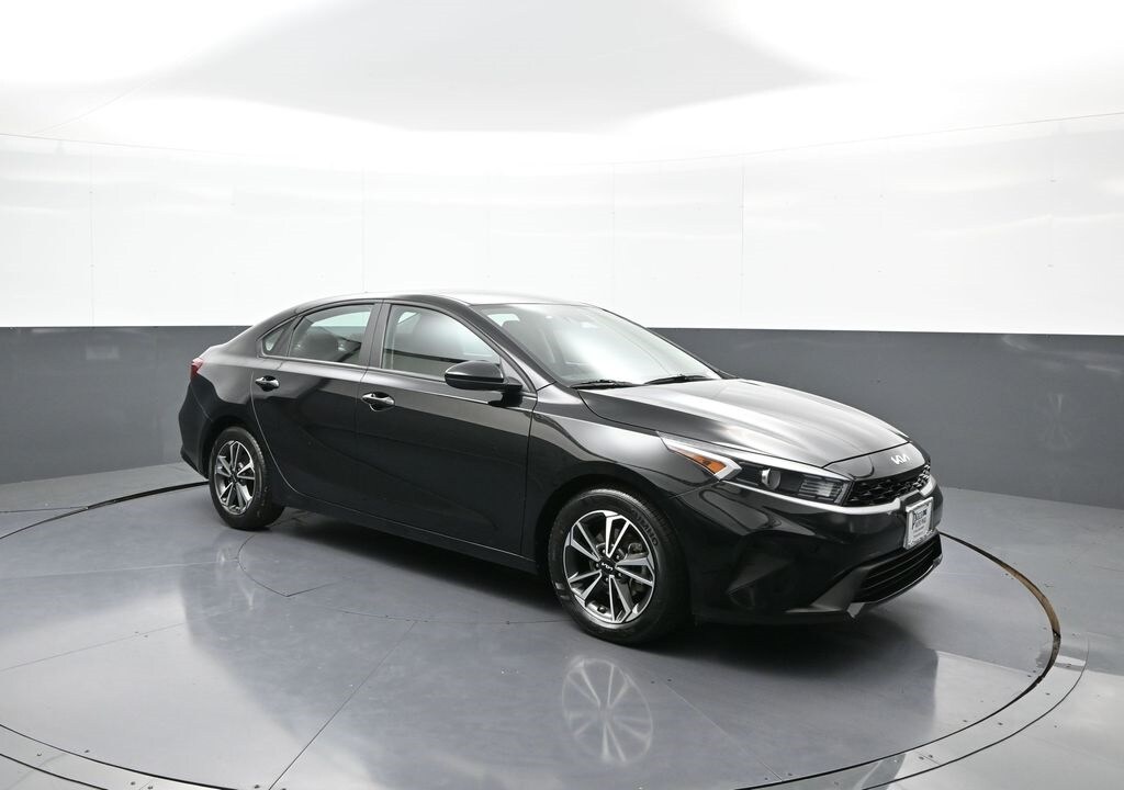 2023 Kia Forte LXS photo 4