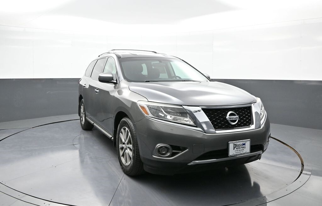 2016 Nissan Pathfinder S photo 3