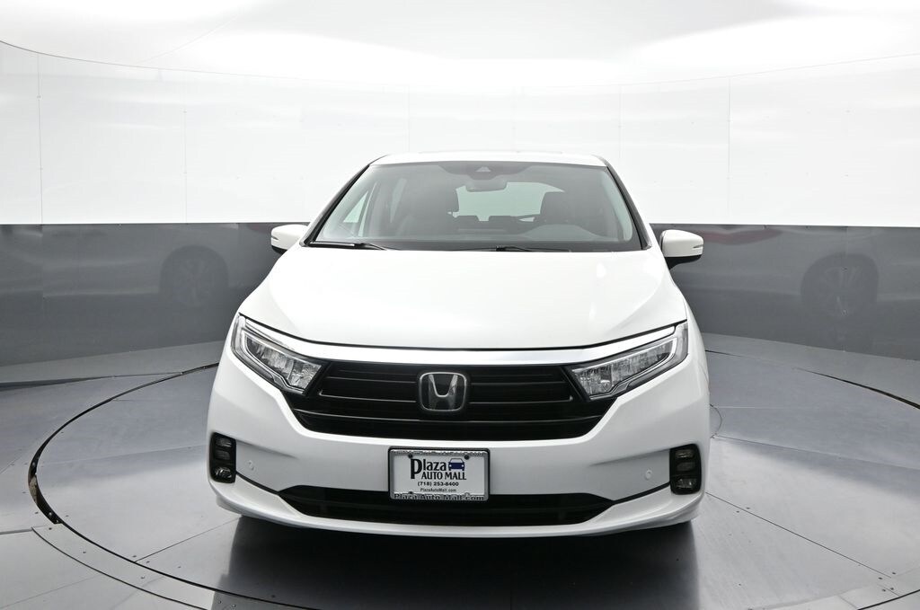 2022 Honda Odyssey Touring photo 2