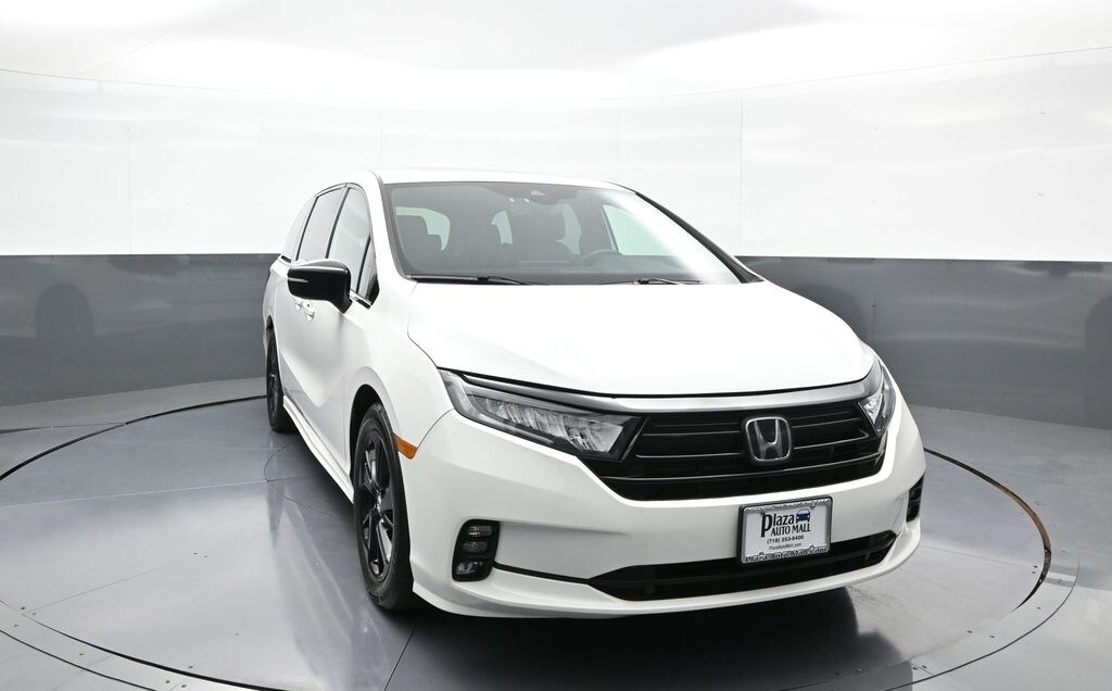 2023 Honda Odyssey Sport photo 3