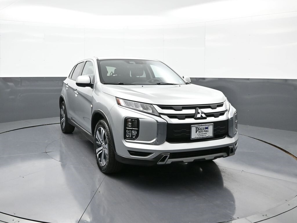 2022 Mitsubishi Outlander Sport LE photo 2