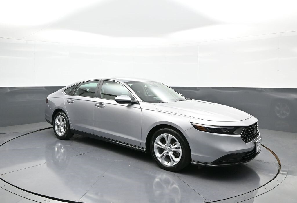 2024 Honda Accord LX photo 4