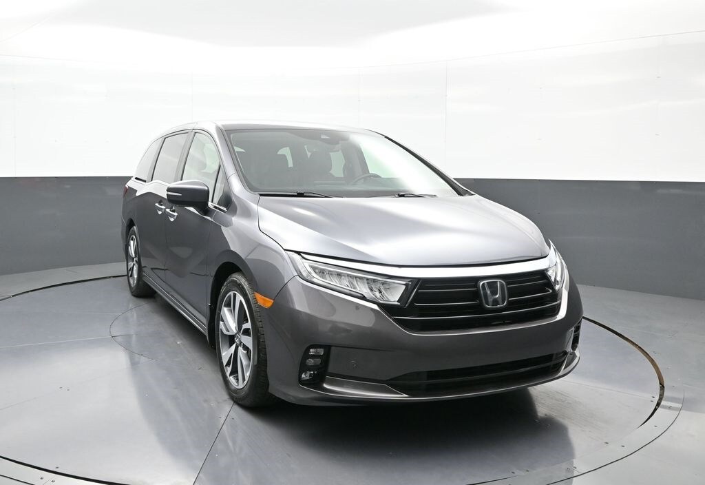 2022 Honda Odyssey Touring photo 3