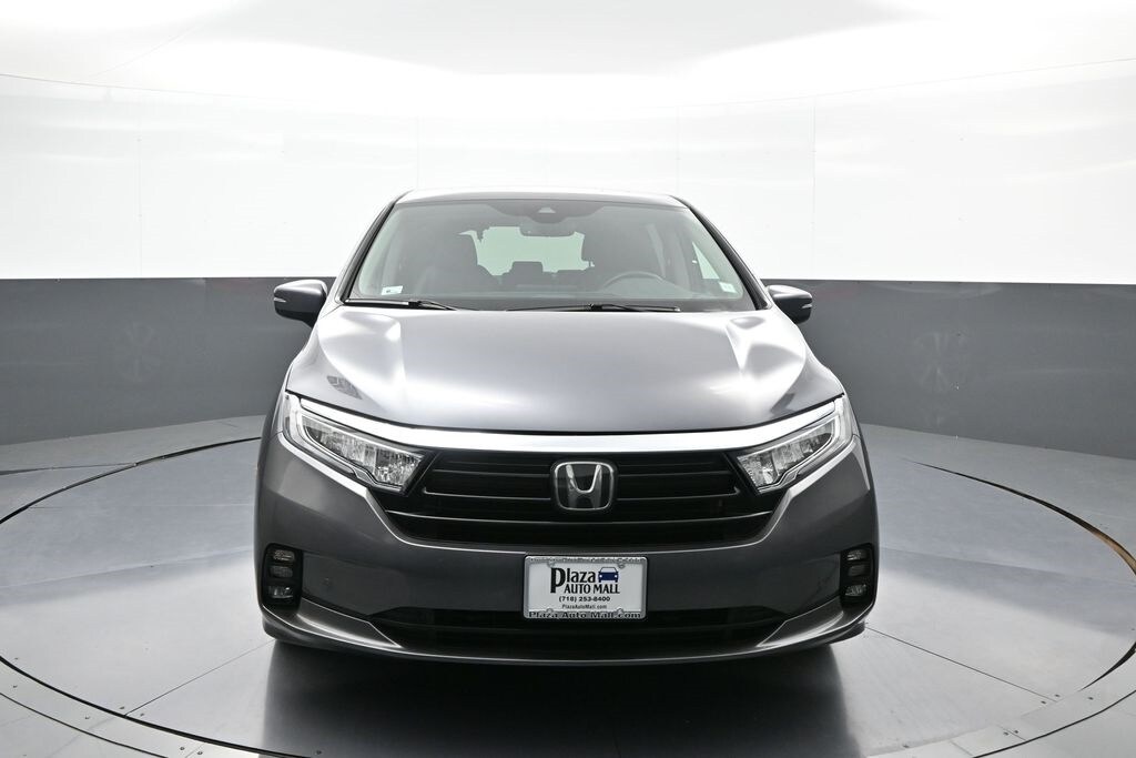 2024 Honda Odyssey Touring photo 2