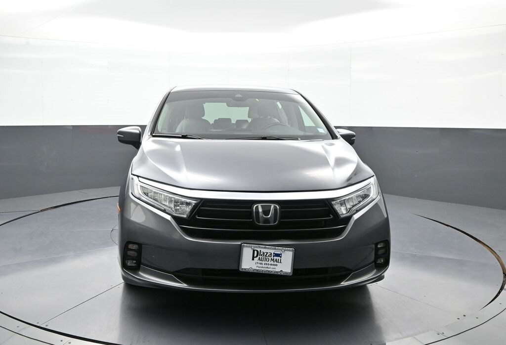 2023 Honda Odyssey Touring photo 2