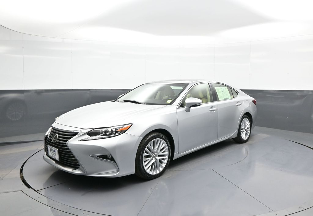 2016 Lexus ES 350 350's photo