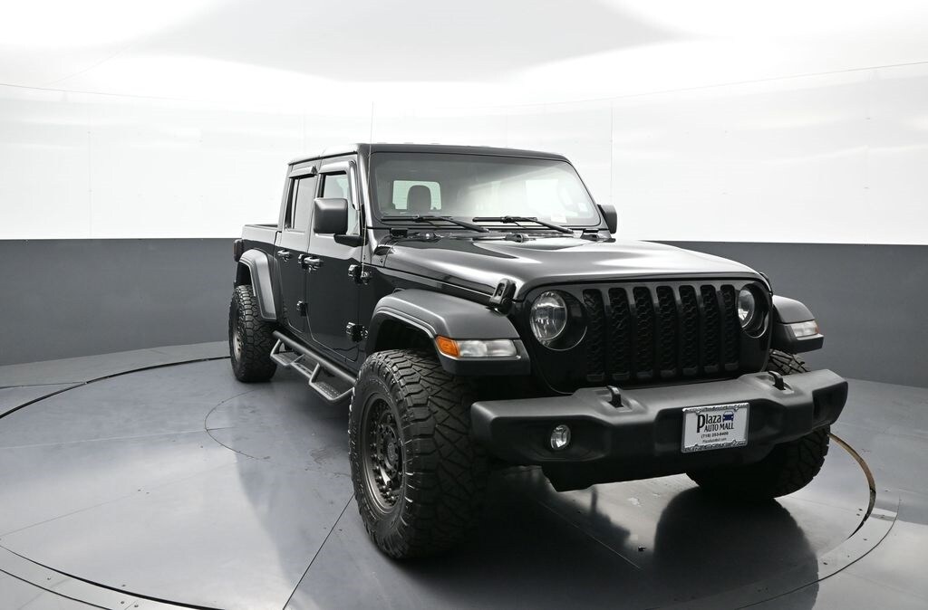2020 Jeep Gladiator Sport photo 3