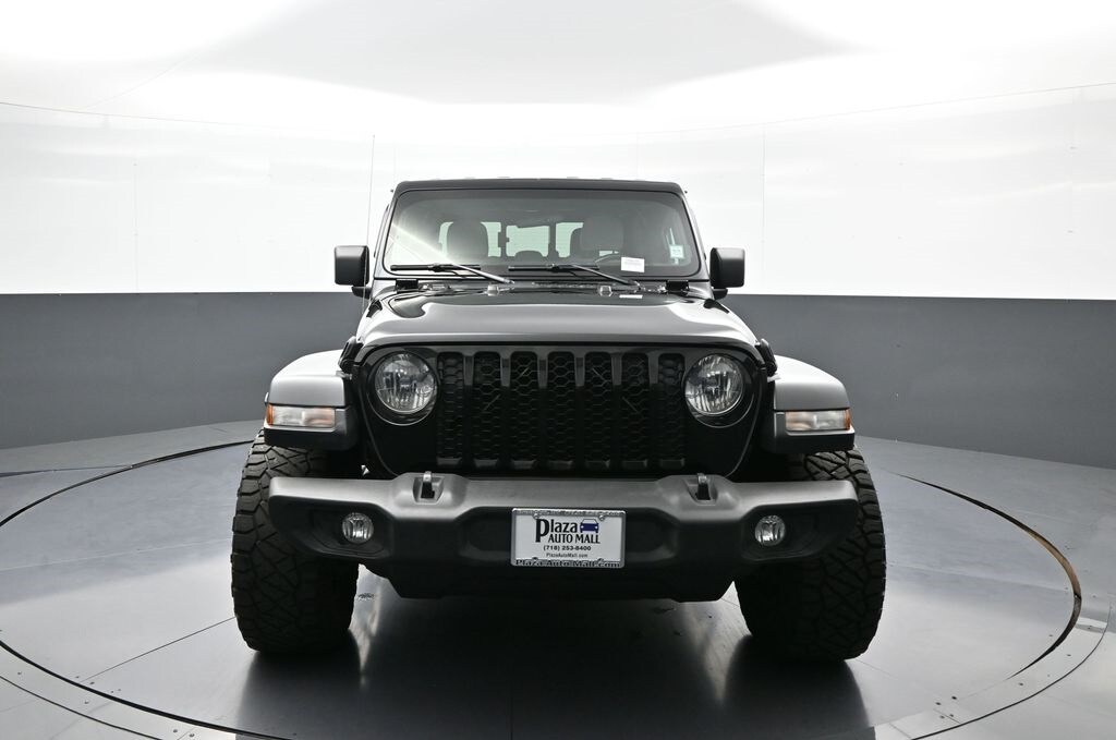 2020 Jeep Gladiator Sport photo 2