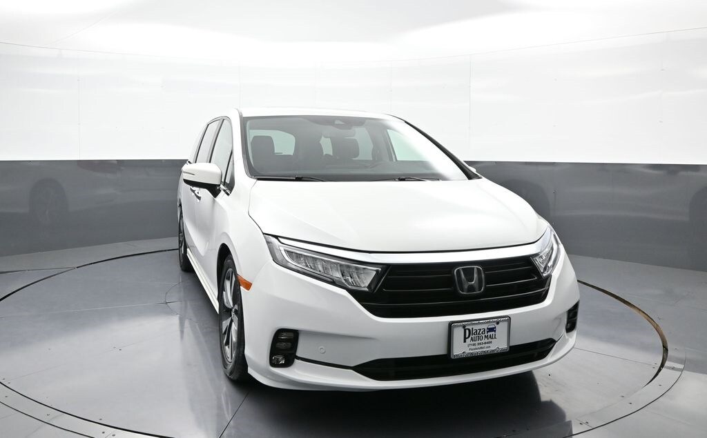 2022 Honda Odyssey Touring photo 3