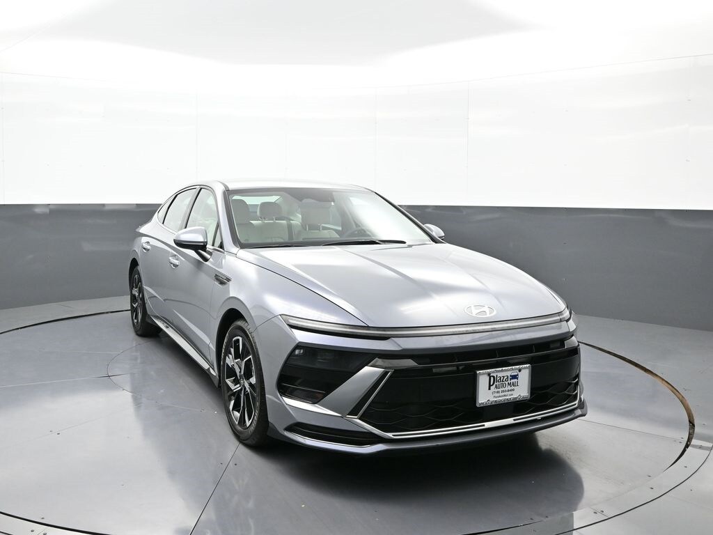 2025 Hyundai Sonata SEL photo 3