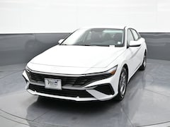 2025 Hyundai Elantra SE Sedan