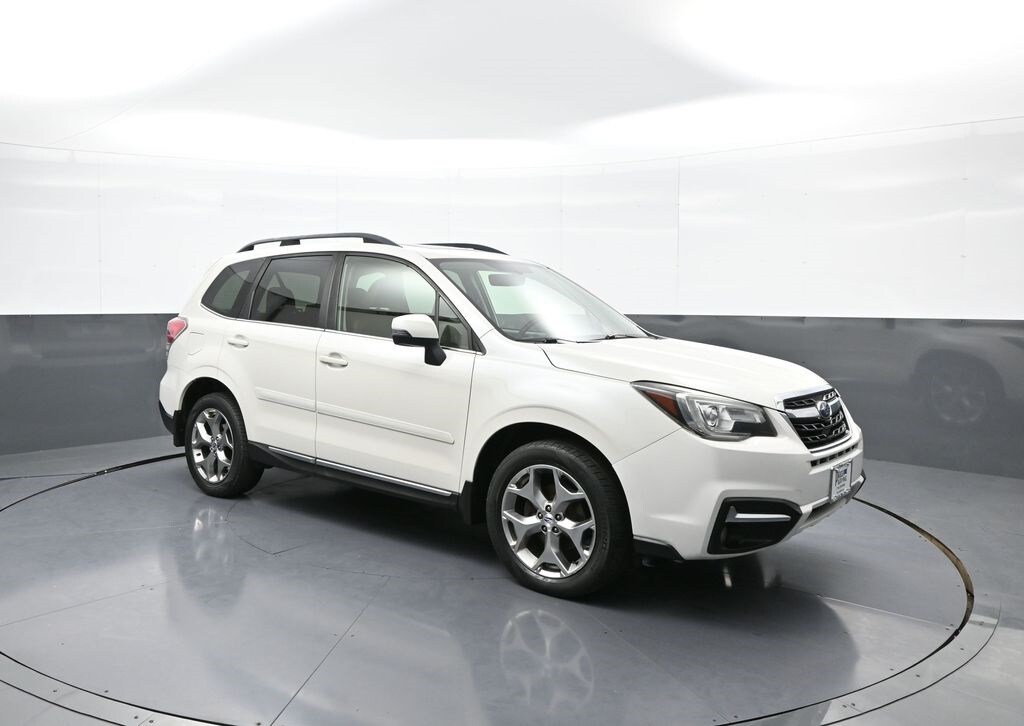 2017 Subaru Forester 2.5i Touring photo 4