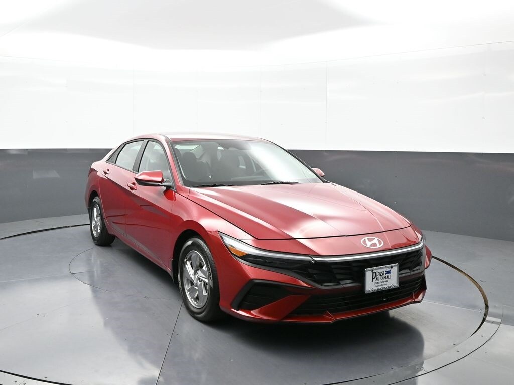 2025 Hyundai Elantra SE photo 3