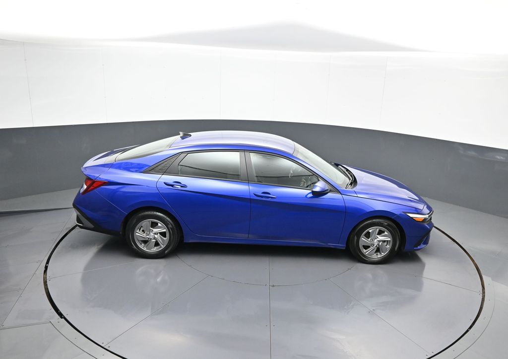 2025 Hyundai Elantra SE - Photo 35