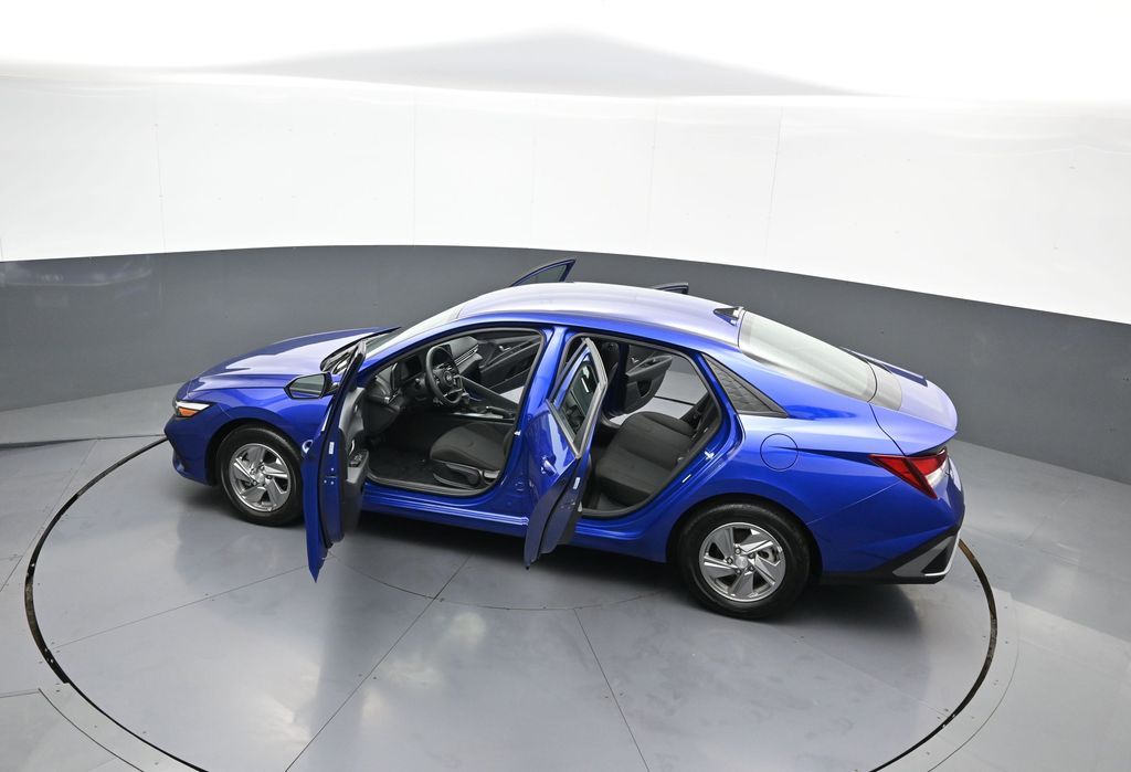 2025 Hyundai Elantra SE - Photo 42