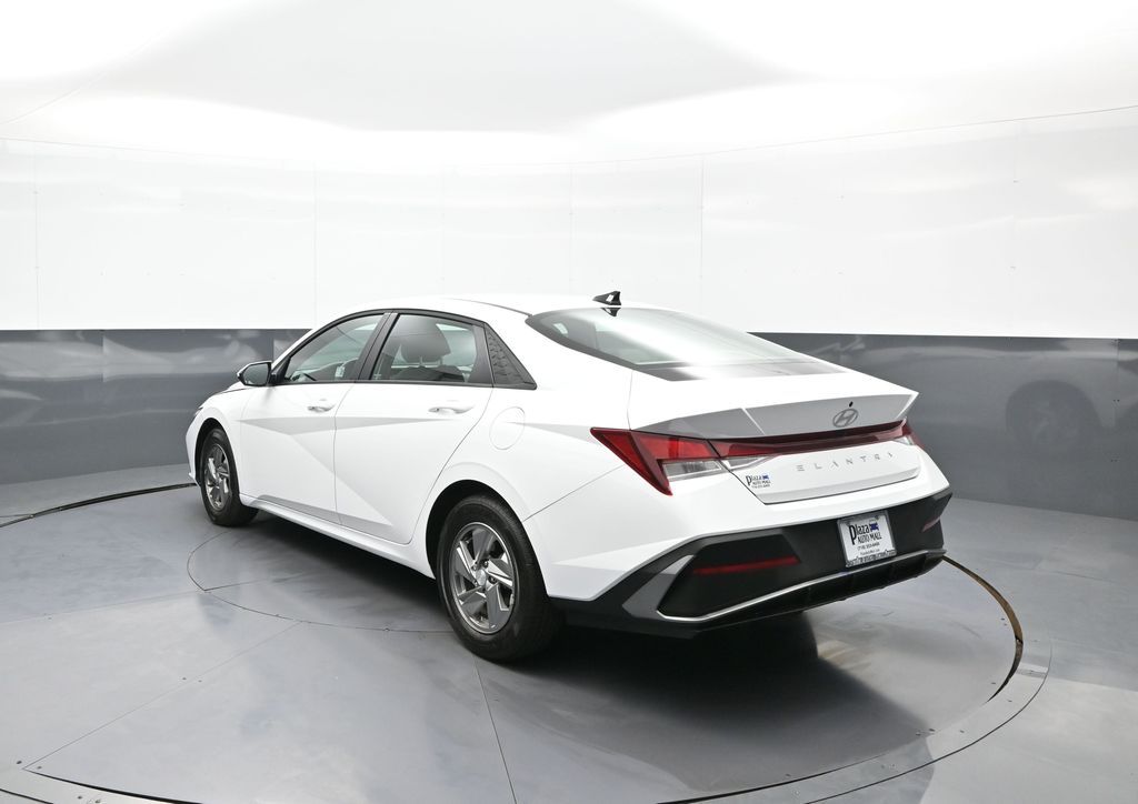 2025 Hyundai Elantra SE - Photo 8