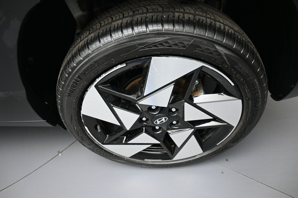 2024 Hyundai Kona Limited - Photo 14