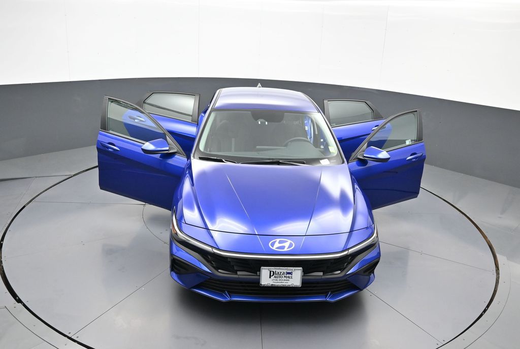 2025 Hyundai Elantra SE - Photo 44