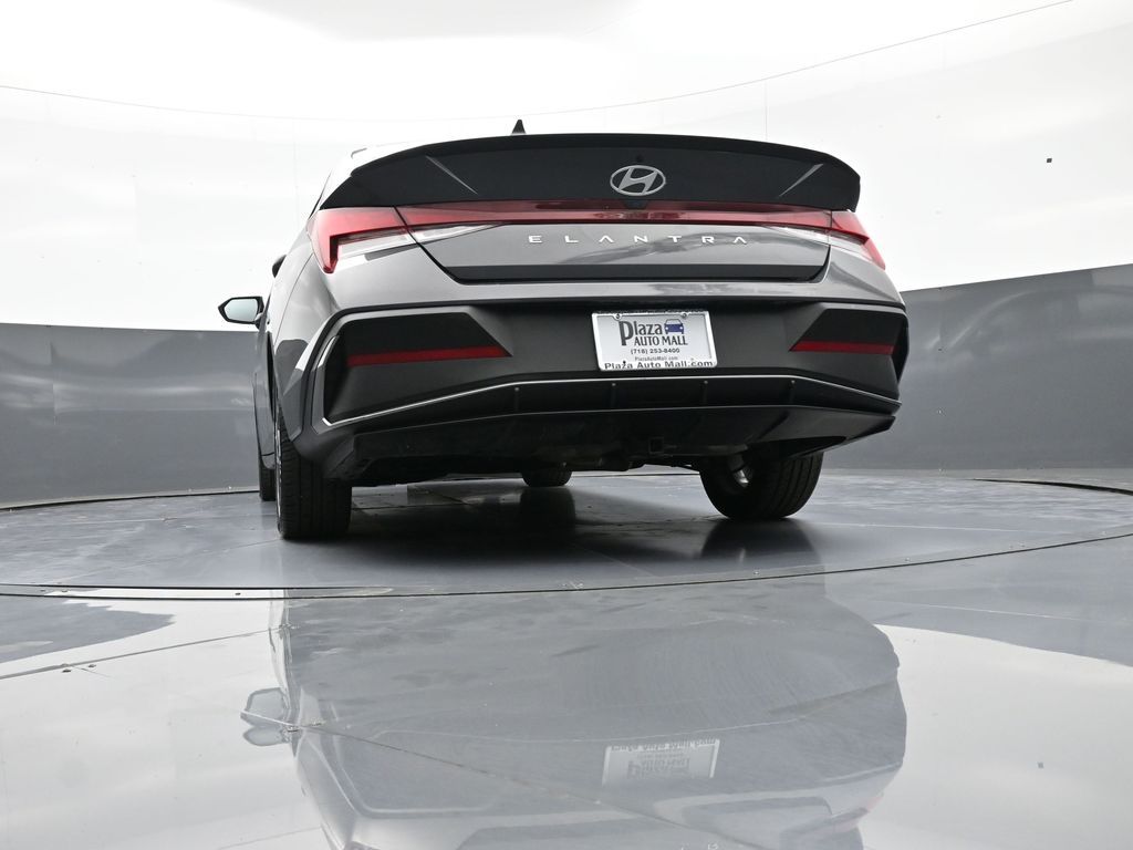 2025 Hyundai Elantra SEL - Photo 28