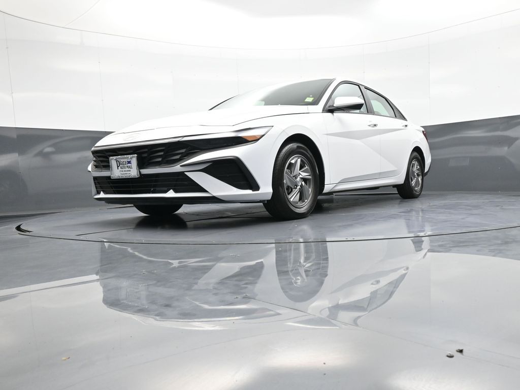 2025 Hyundai Elantra SE - Photo 25