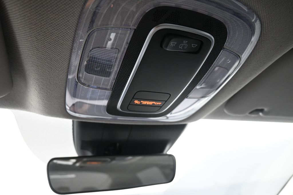 2025 Hyundai Elantra SE - Photo 16