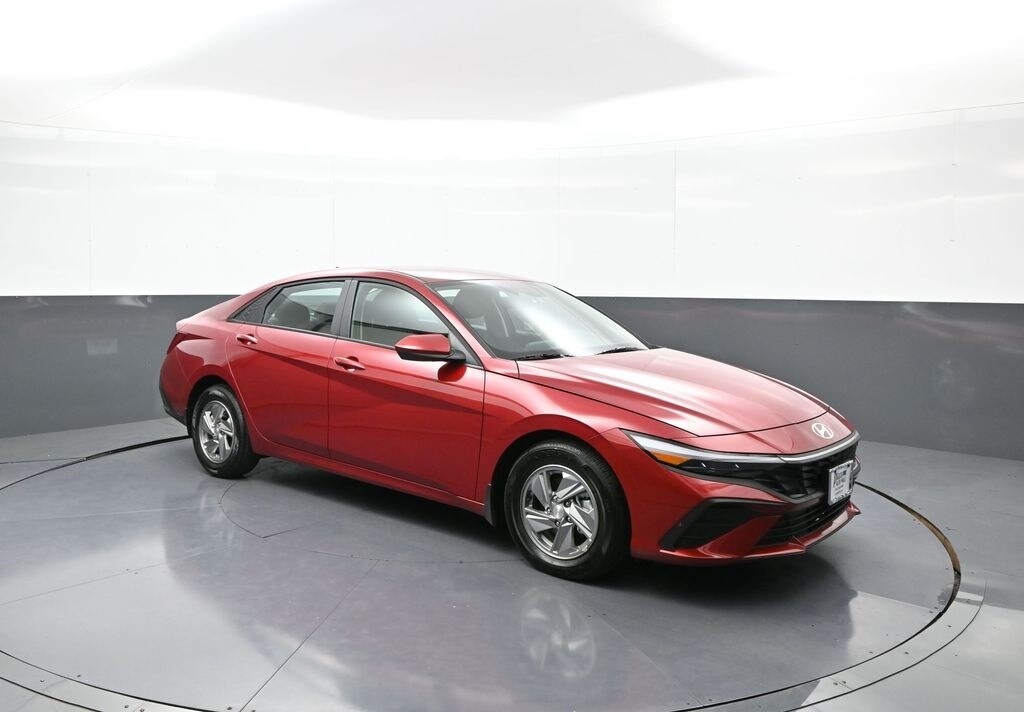 2025 Hyundai Elantra SE photo 4