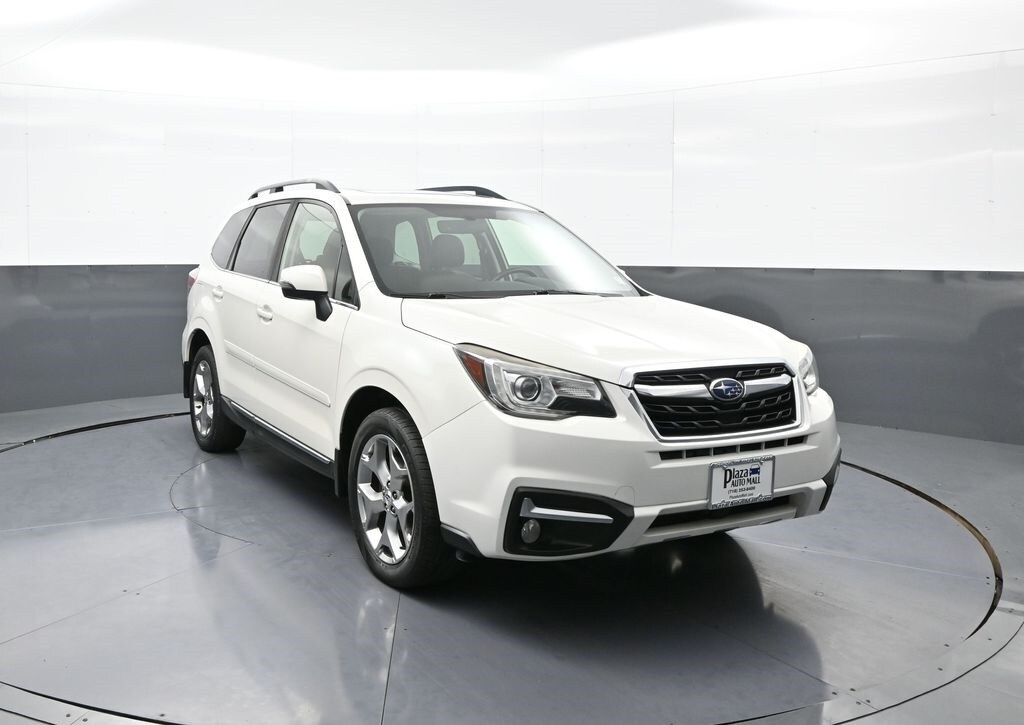 2017 Subaru Forester 2.5i Touring photo 3