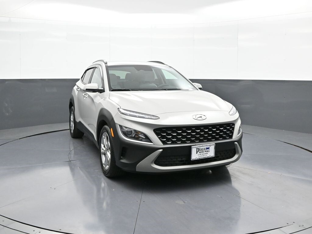 2022 Hyundai Kona SEL photo 3
