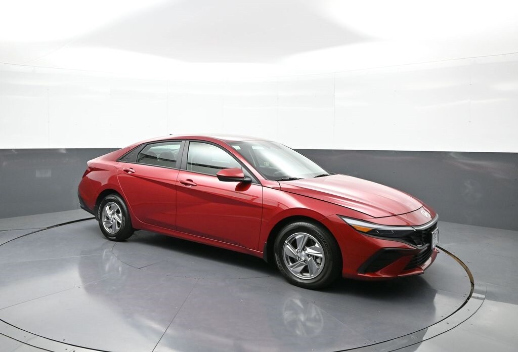 2025 Hyundai Elantra SE photo 4