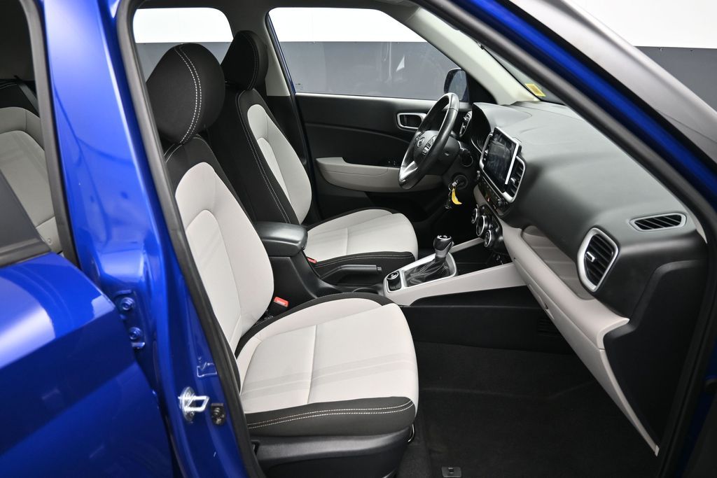 2023 Hyundai Venue SEL - Photo 24