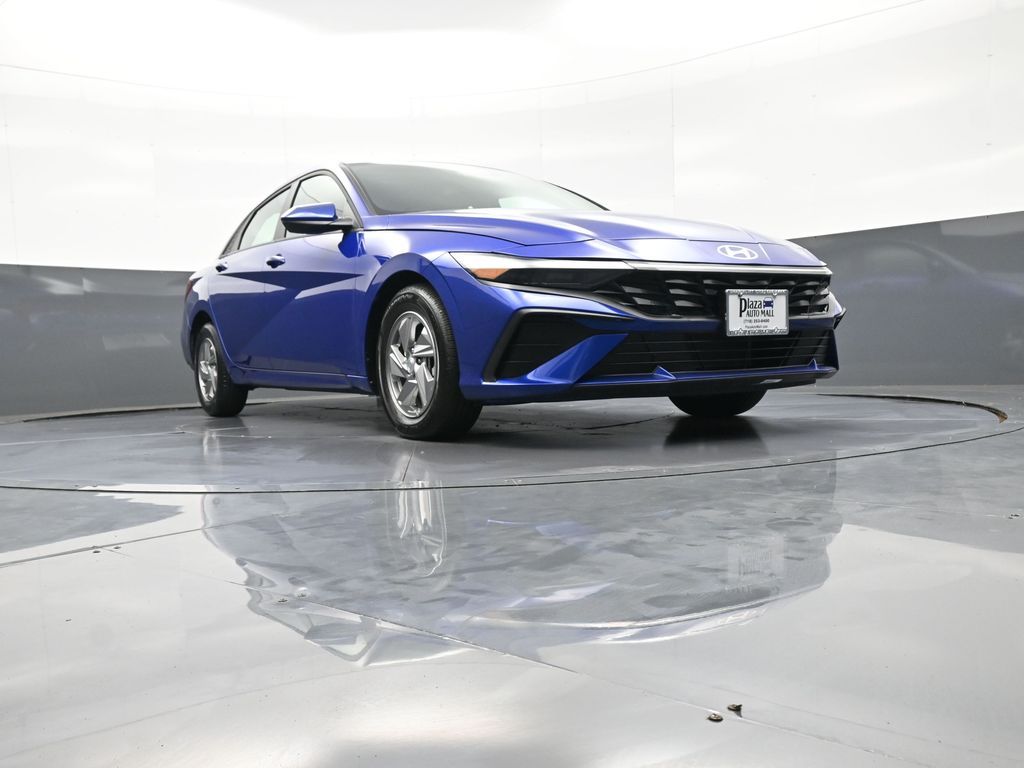 2025 Hyundai Elantra SE - Photo 26