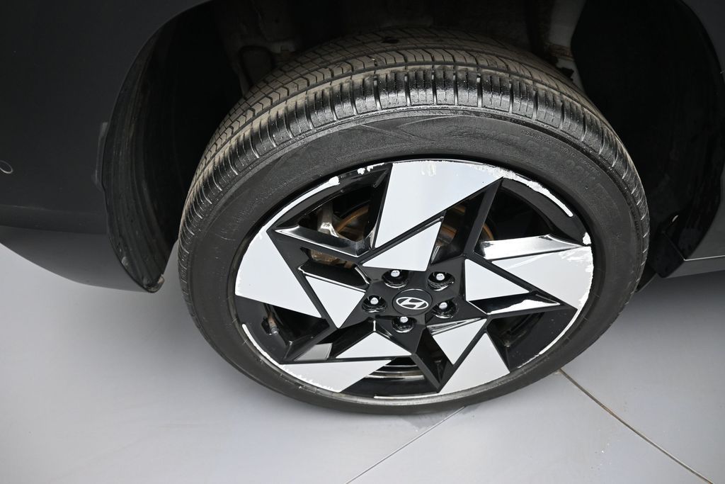 2024 Hyundai Kona Limited - Photo 12