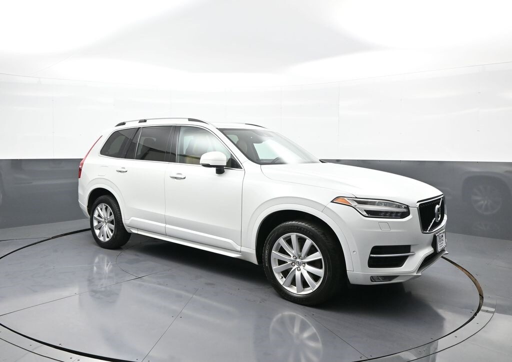 2016 Volvo XC90 T6 Momentum photo 4