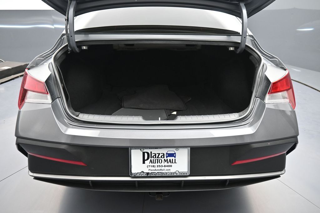 2025 Hyundai Elantra SEL - Photo 20