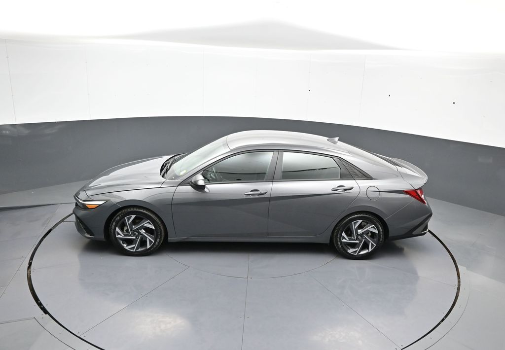 2025 Hyundai Elantra SEL - Photo 38