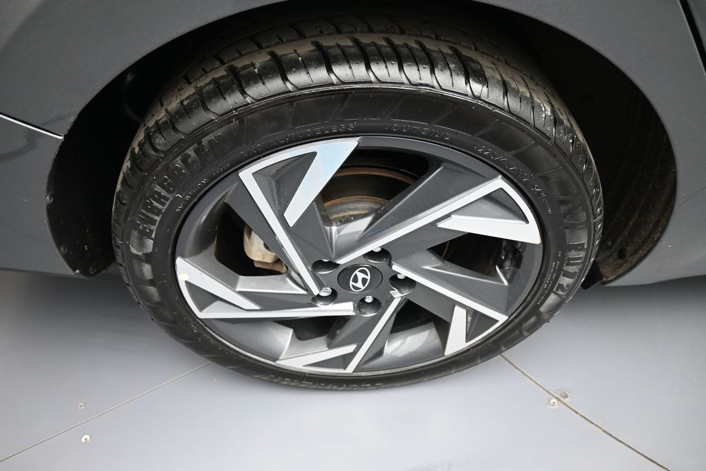 2025 Hyundai Elantra SEL - Photo 11