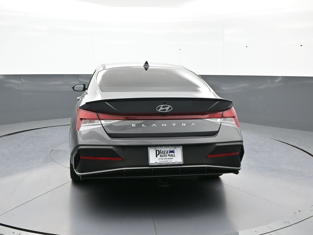 2025 Hyundai Elantra SEL - Photo 7